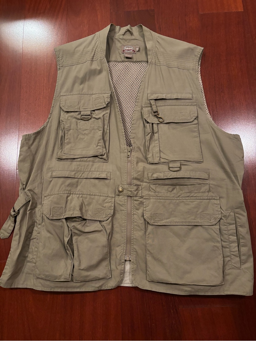 Cabela’s Safari Series Vest size 2XL